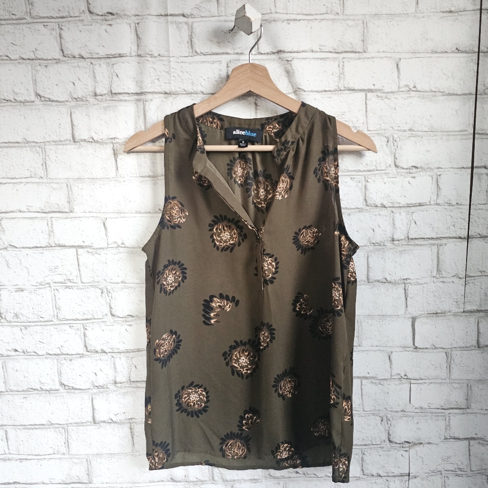 ☆ ALICEBLUE Floral Olive Sleeveless Blouse